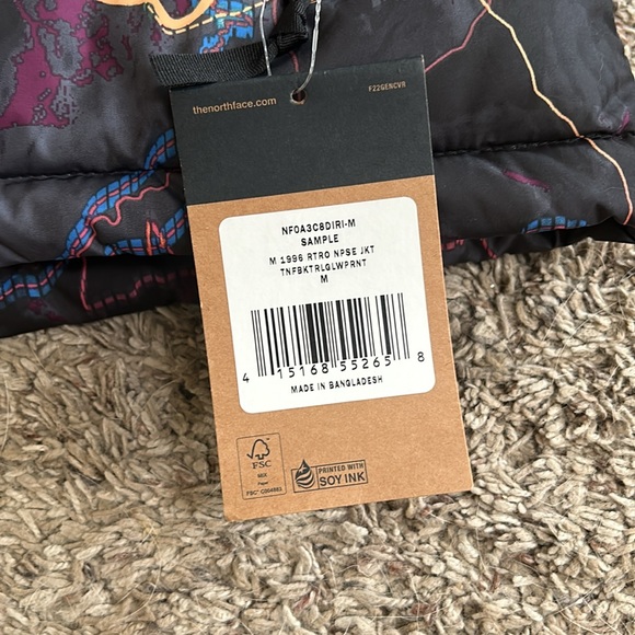 The North Face Men's 1996 Retro Nuptse - Picture 10 of 10